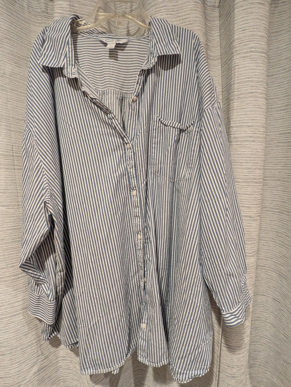 Old Navy Blue and White Striped Boyfriend Shirt - 3X